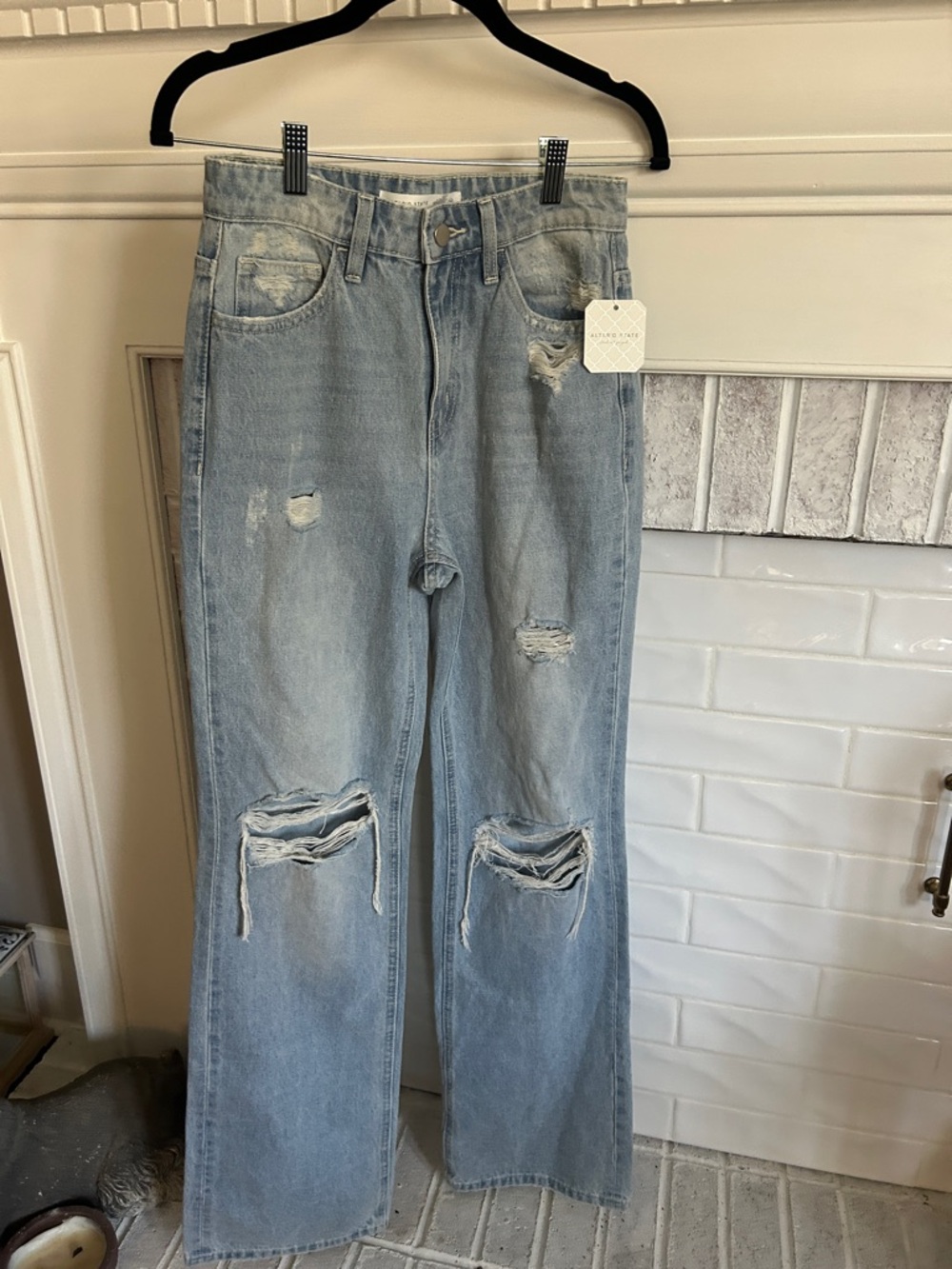 Altar'd State Light Wash High Rise Distressed Jeans. Women’s size 25